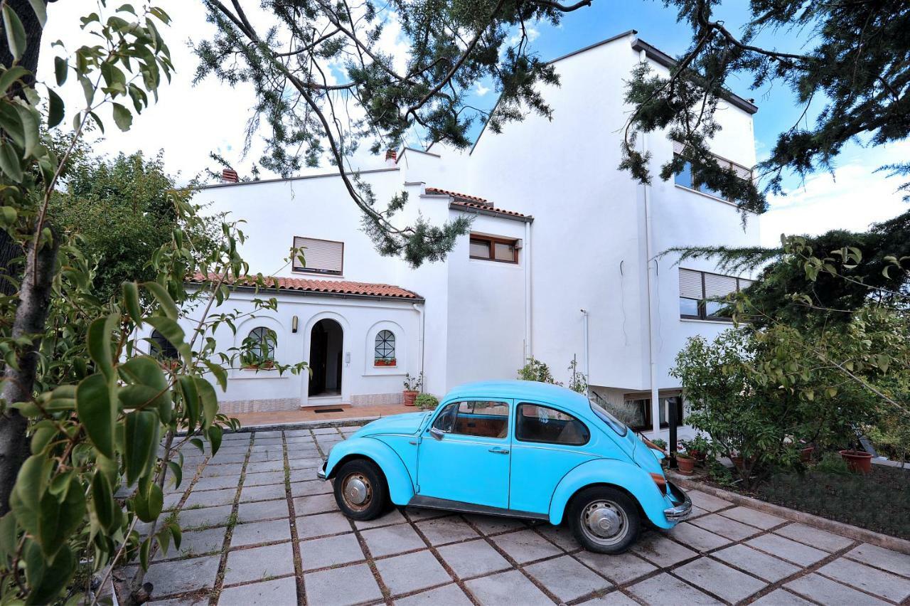 Appartamento Casa di Galdino e VittoriAnna LʼAquila Esterno foto