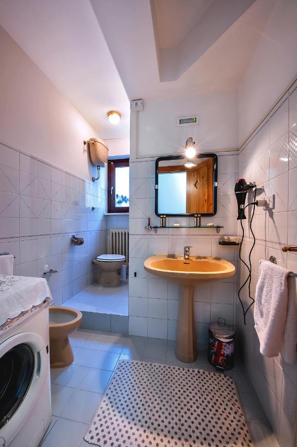 Appartamento Casa di Galdino e VittoriAnna LʼAquila Esterno foto